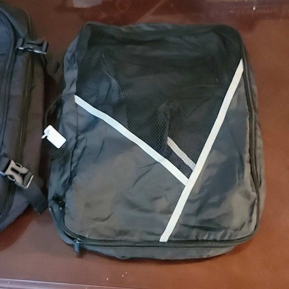 Asenlin Travel Backpack - Picture 2 of 5
